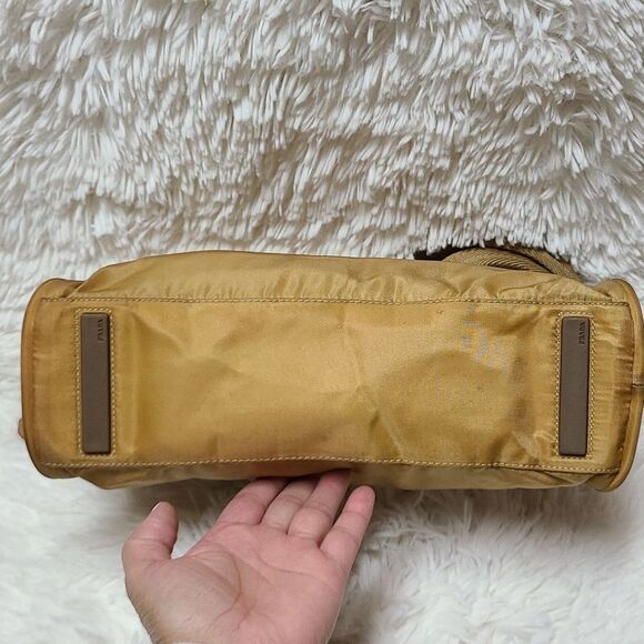 💯 Authentic Prada handbag 🍀 - Picture 8 of 16